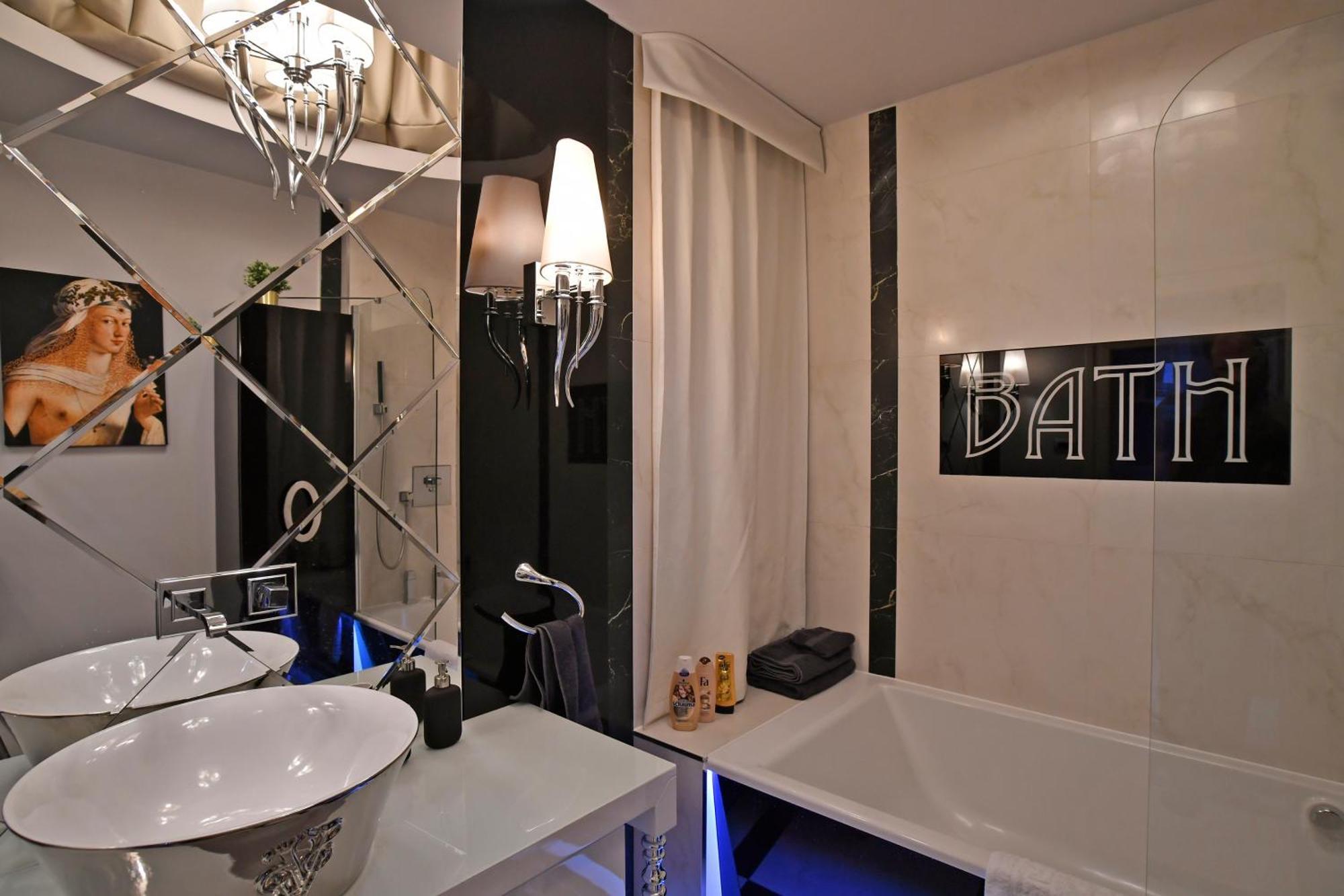 شقة Luxuryflat Near Centre On118 Sqm, 3Br,2Bth,8Bed,Ac بودابست المظهر الخارجي الصورة